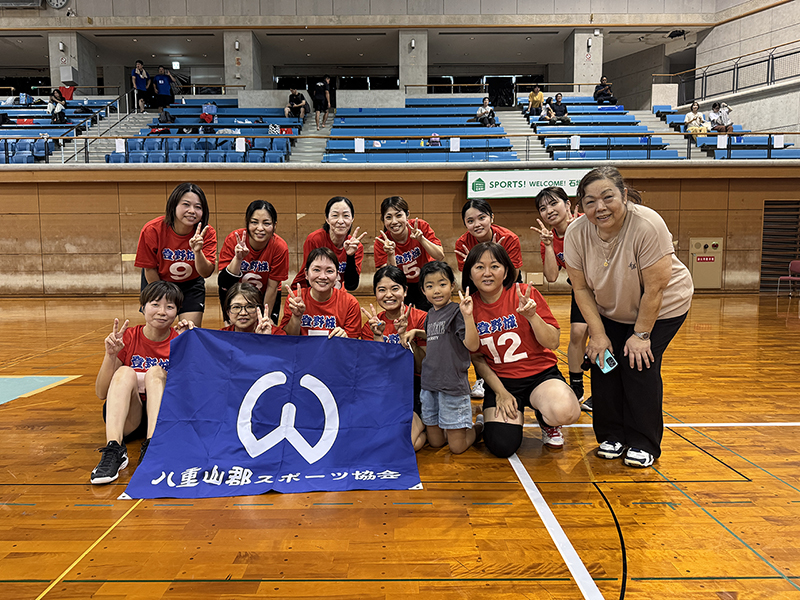 女子の部準優勝：登野城公民館